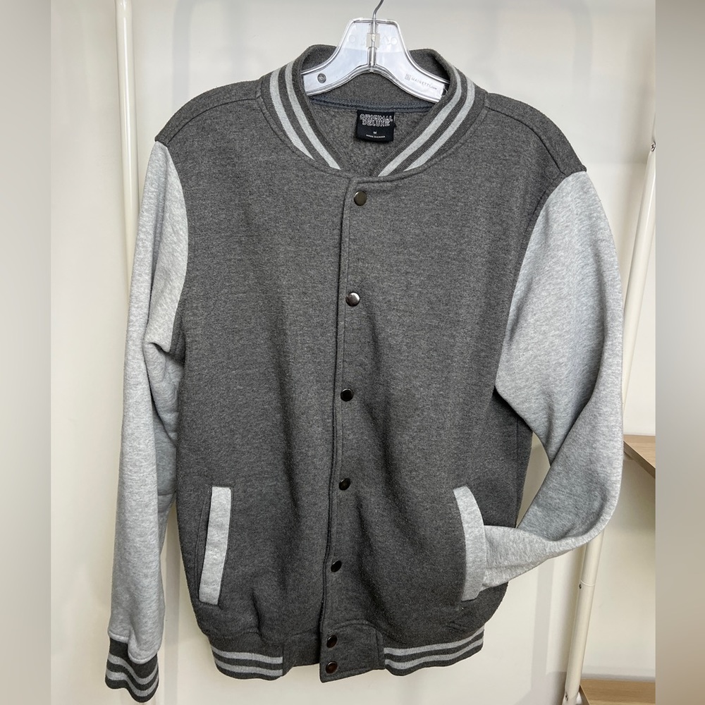 Men’s gray fleece varsity jacket, size M